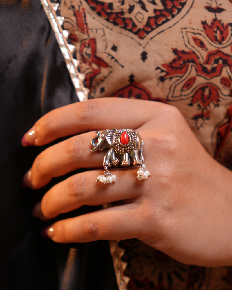 Elephant Motif ring - Orange