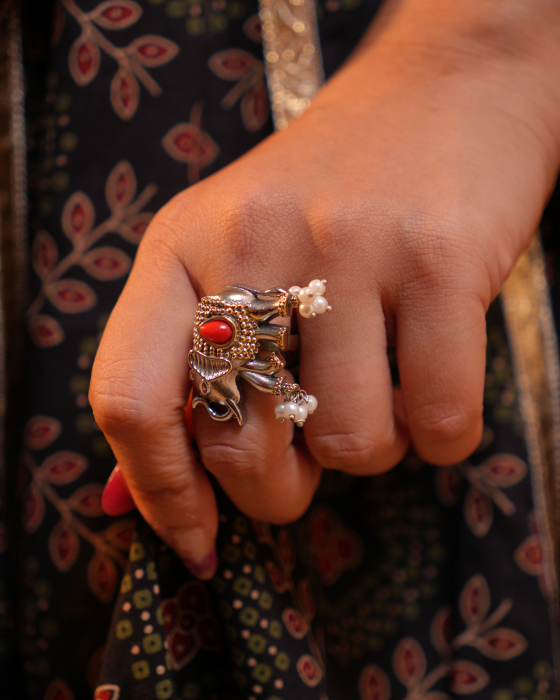 Elephant Motif ring - Orange