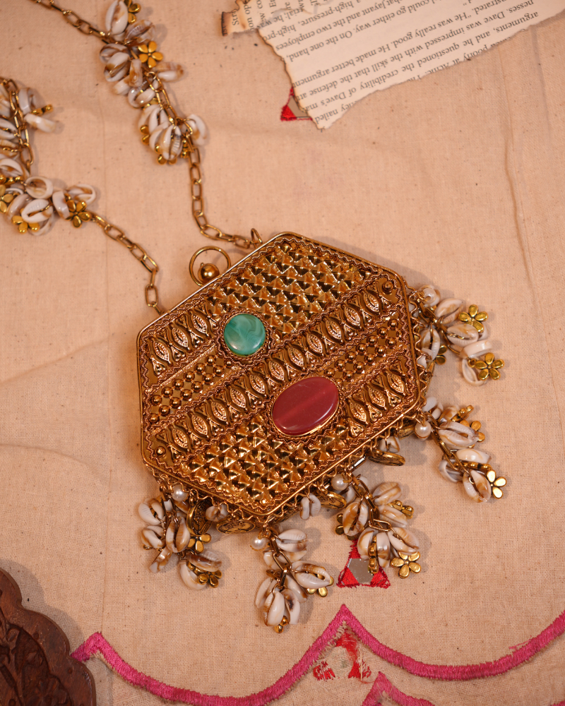 Hexagon Tyohaar Batua with Shells