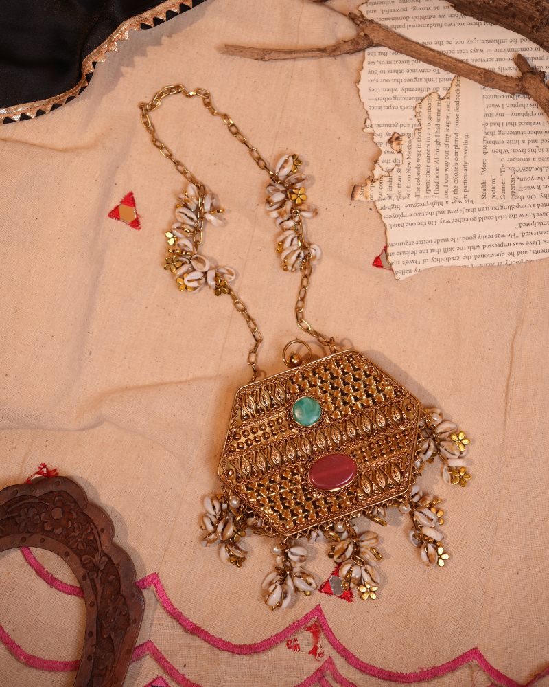 Hexagon Tyohaar Batua with Shells