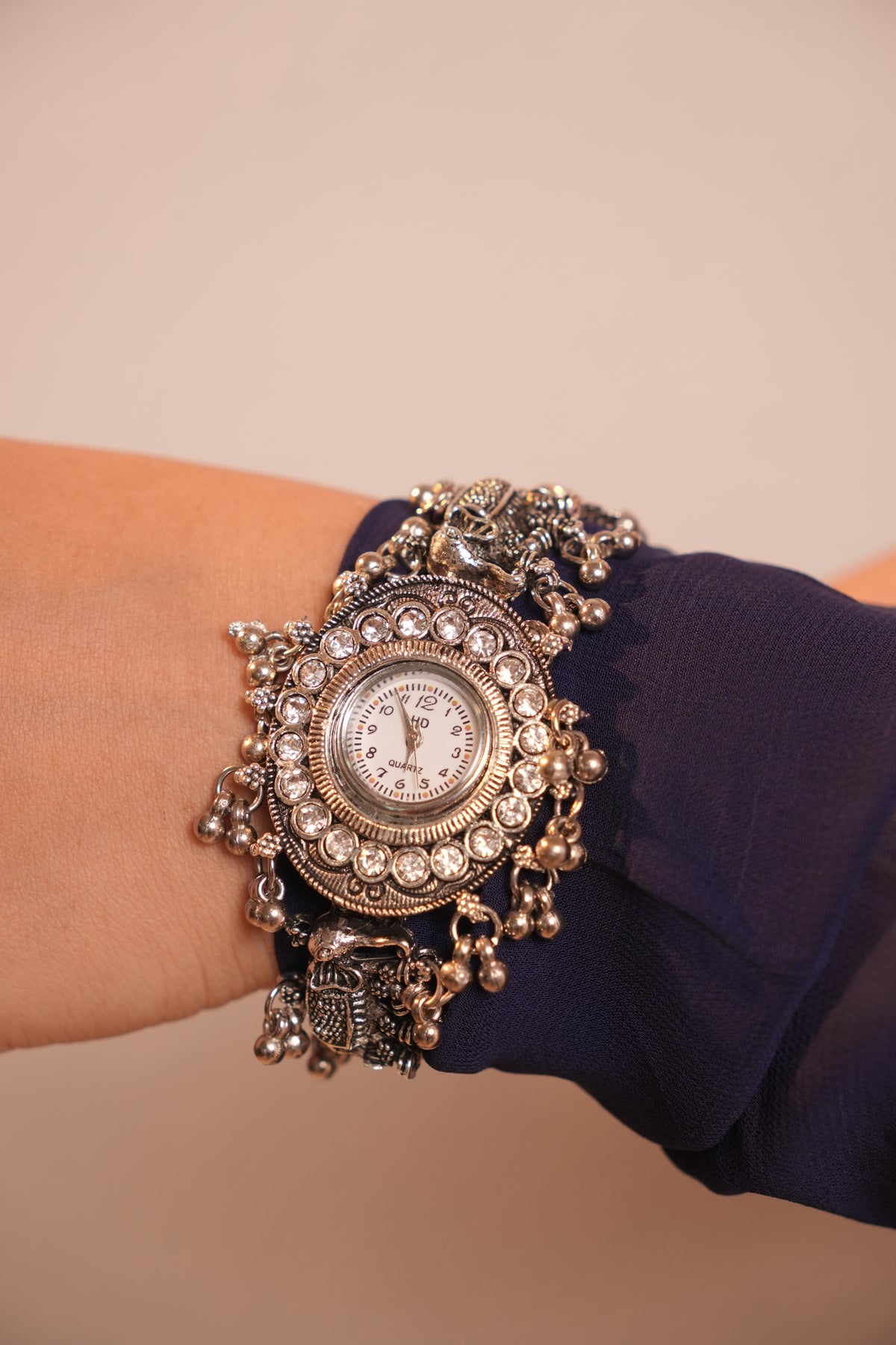Vintage Royal Antique Pendant Watch for Women – Elegant Ethnic Jewelry Timepiece