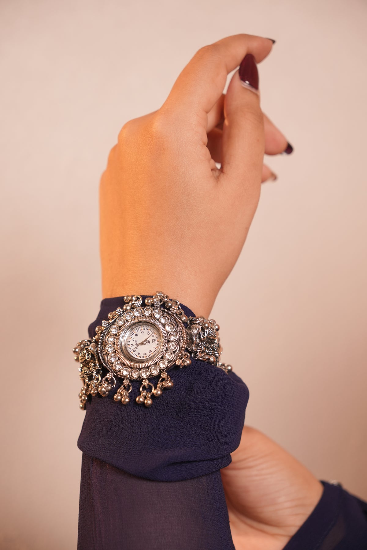 Vintage Royal Antique Pendant Watch for Women – Elegant Ethnic Jewelry Timepiece