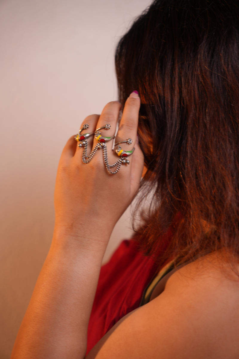 Oxodised 3 Finger Ring Parrot - Multicolor